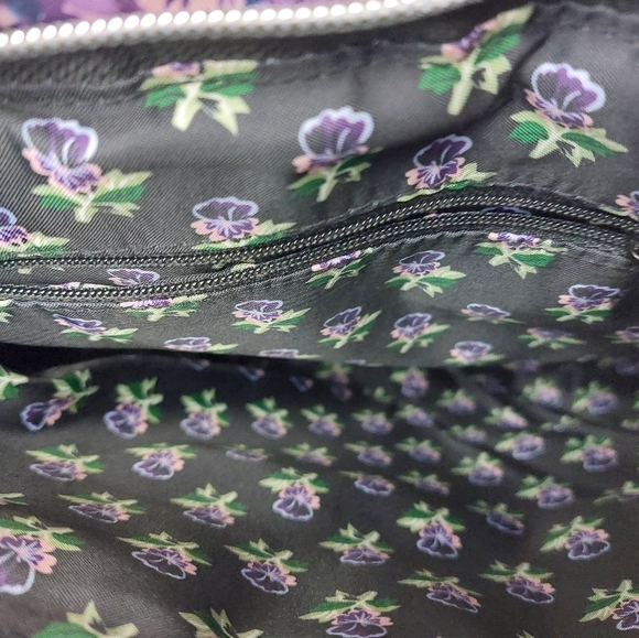 Vera Bradley Performance Twill Triple Zip Hipster Floating Plum Pansies NWT - Picture 2 of 3